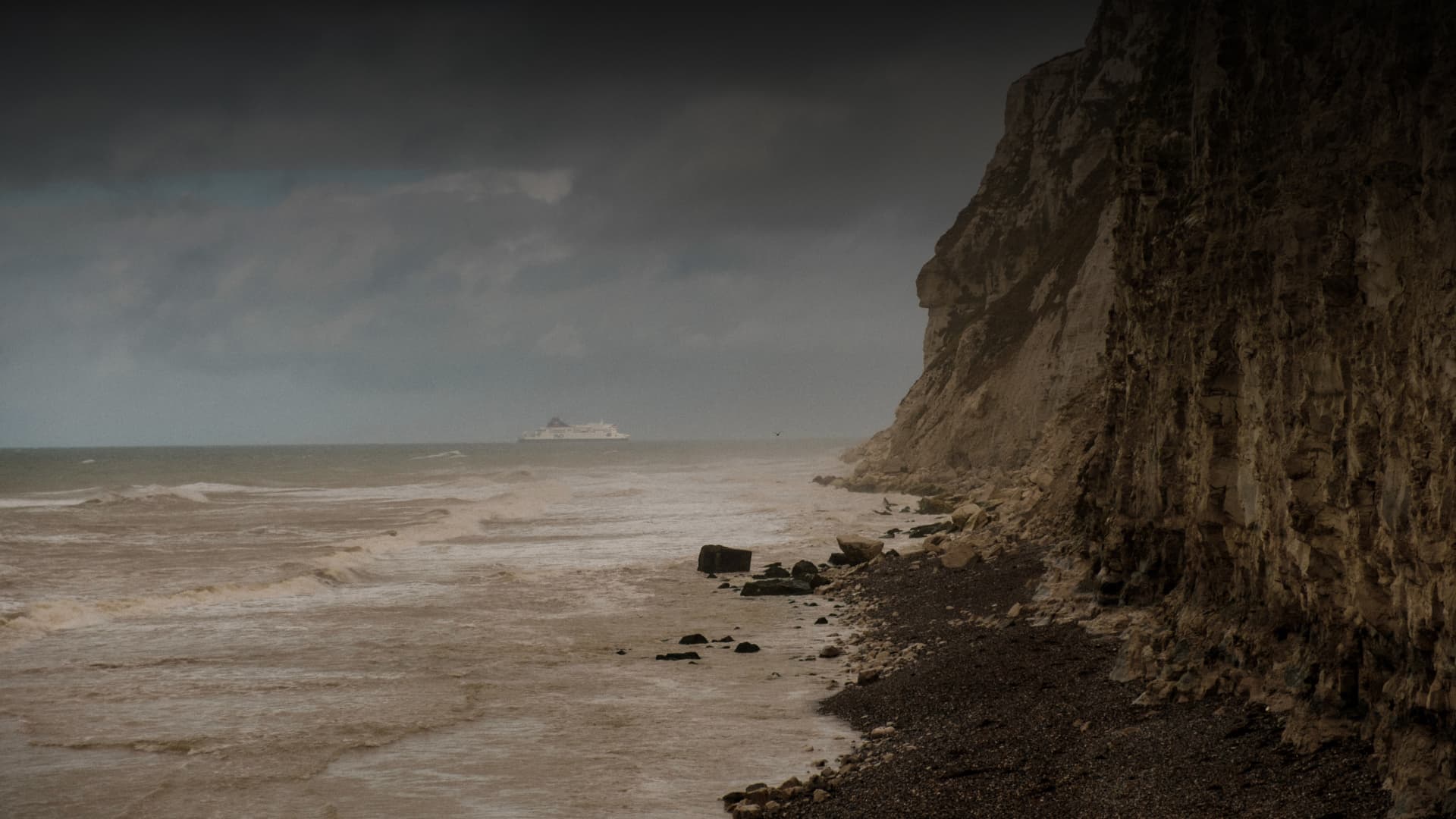 Accélérez la création grâce à Granit Intelligence, qui crée des compositions et vous fait des propositions d'agencement de vos medias.