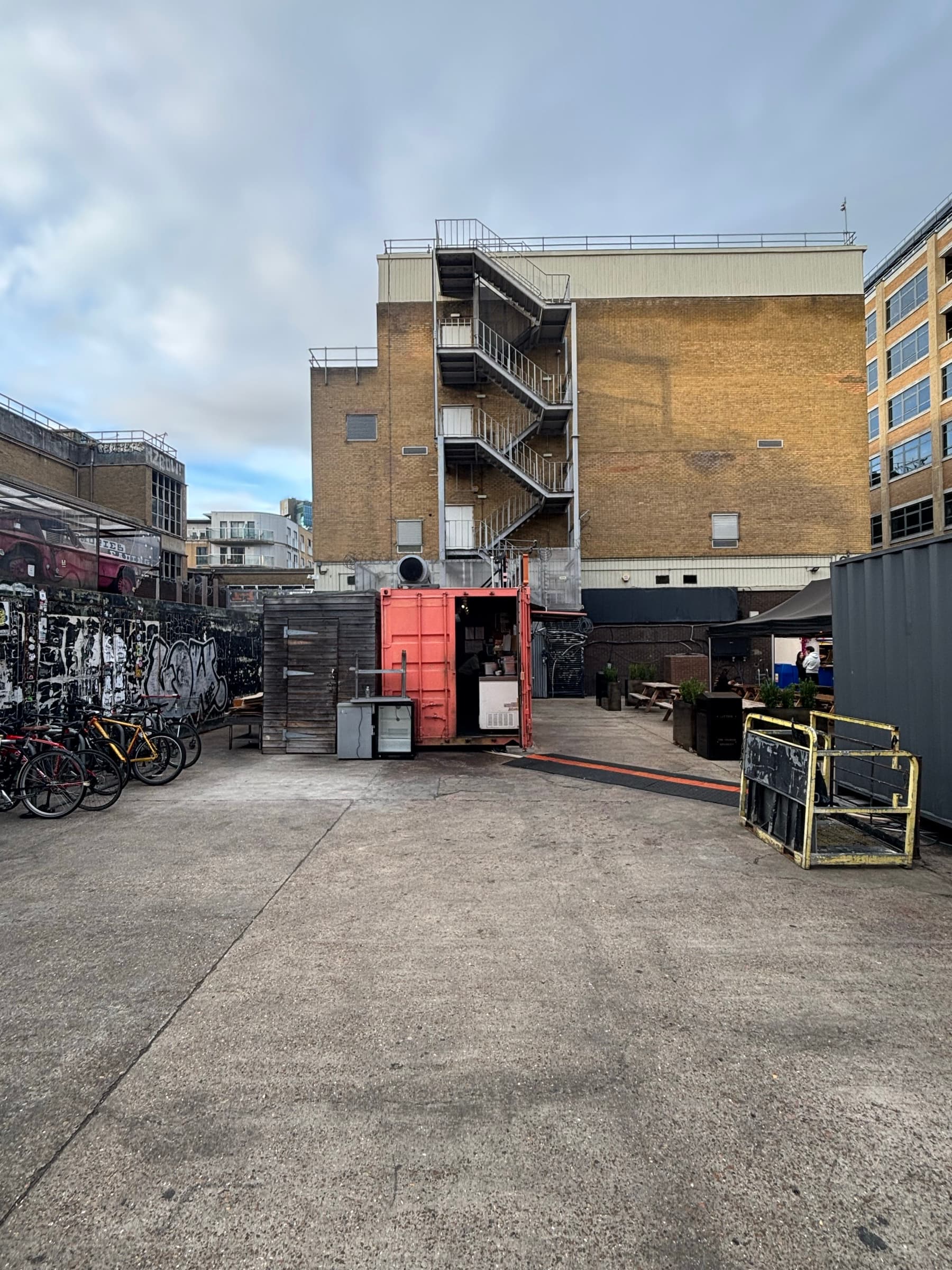 Une cour d’immeuble à Londres